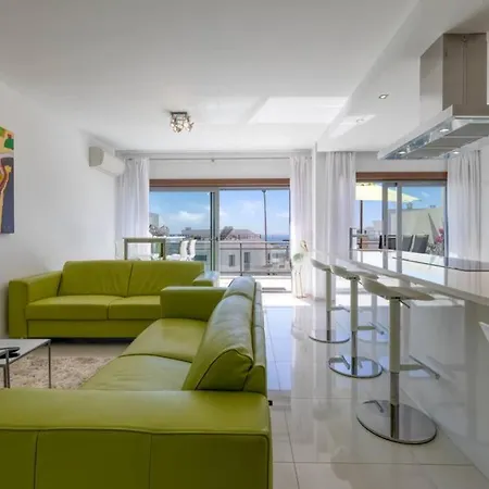 Sylena's Oceanview דירה