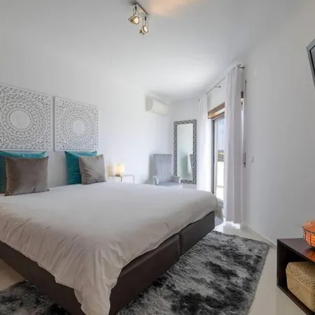 Sylena's Oceanview
