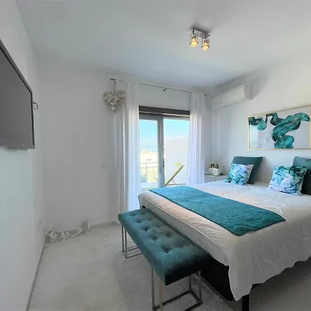 Sylena's Oceanview