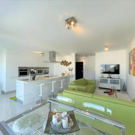 Sylena's Oceanview
